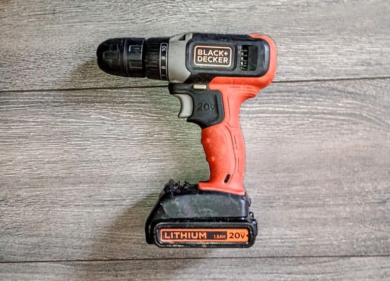 Black & Decker Drill With Battery