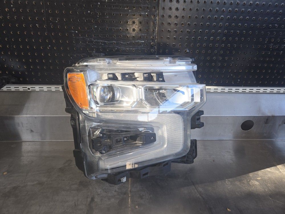 Chevrolet Silverado Headlight