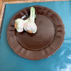3D Garlic Wall Decor Plate by Abigail’s Excellent Condition 