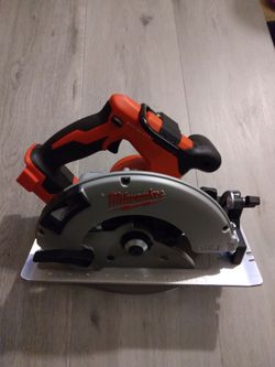Milwaukee  7 1/4