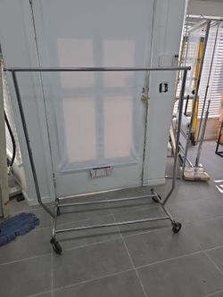 Foldable garment rolling rack