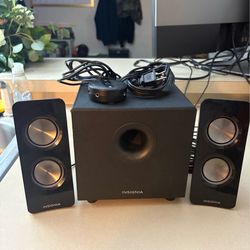 Insignia Speaker Set
