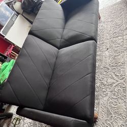 Black Futon 