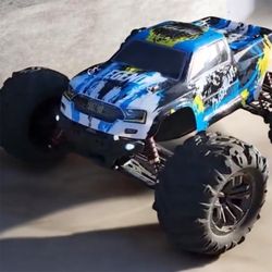 Brand new N Sealed  Extremely Big LAEGENDARY 1:10 Scale 4x4 Off-Road BEST MONSTER TRUCK IN TOWN!!!!!