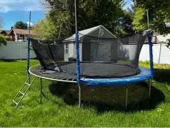 Free - Trampoline