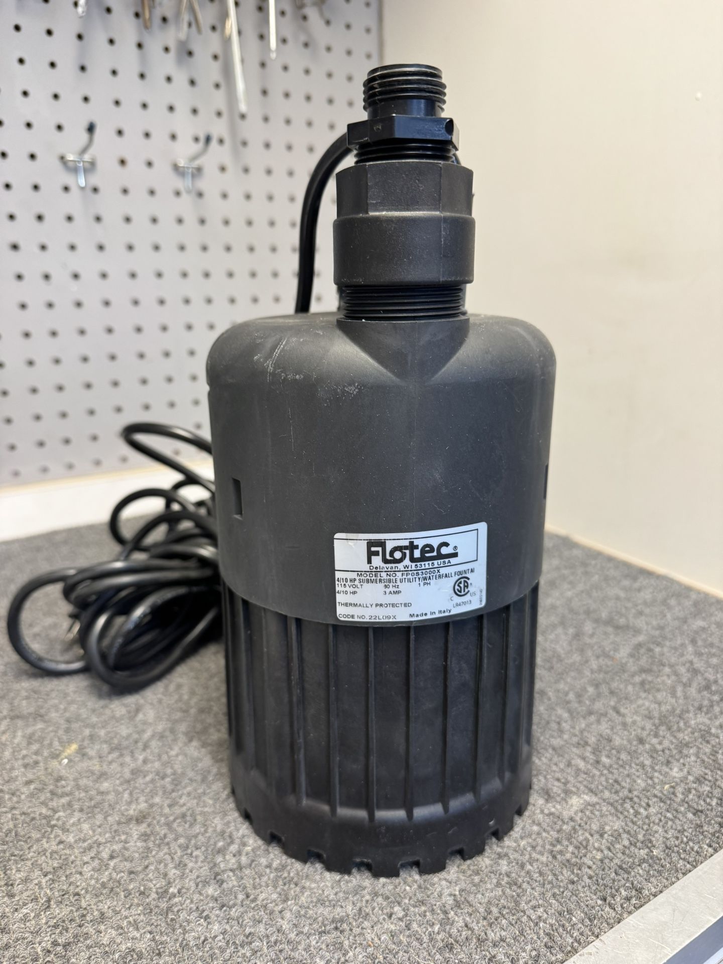 SUBMERSIBLE PUMP