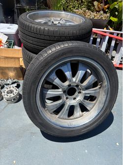 Wheels for truck size 305/40 zr22  114w xl
