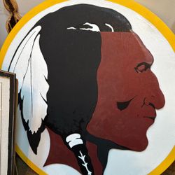 Hand Carved Washington Redskins Figure Table Top 36x38 Heavy