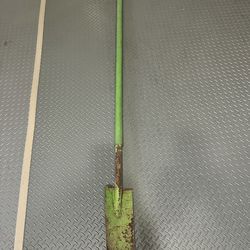 Heavy duty green bar and shovel