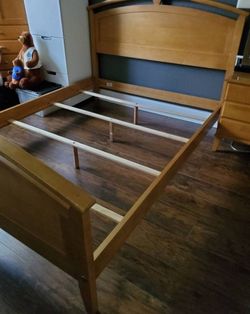 Ethan Allen Queen Bed Frame