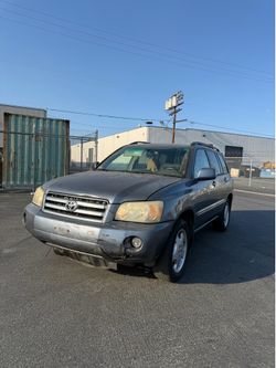 2004 TOYOTA HIGHLANDER