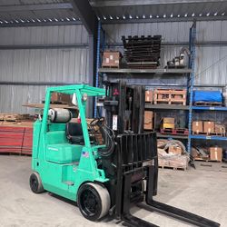 2004 Mitsubishi 8000 lbs capacity forklift 