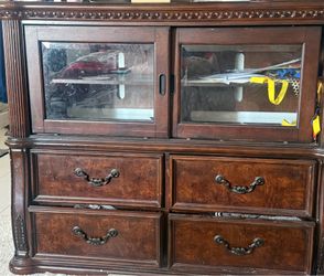 Victorian Style Entertainment/Multifunctional dresser