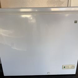 GE chess freezer 7- Cu. Ft. Moving sale