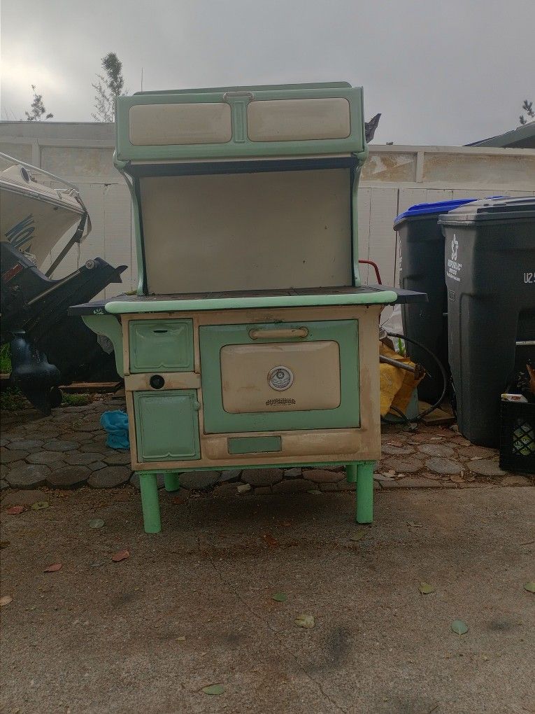 1920s Wood burning cook stove