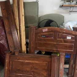 2 Twin Beds With Frames 