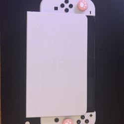 Nintendo Switch OLED White (PICKUP AND CASH ONLY)