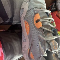 Paul George men’s basketball shoes