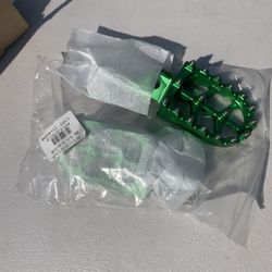 Green Dirt bike Foot Pegs 