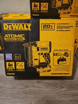 DEWALT 23GA PIN NAILER KIT BRAND NEW