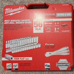 Milwaukee 3/8" Ratchet and Socket Mechanics Tool Set