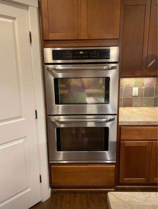 FRIGIDAIRE Double  WALL OVEN 30"