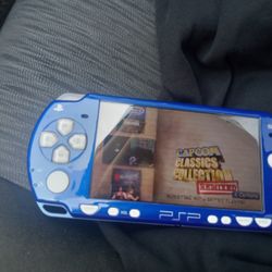 BLUE/WHITE * PSP * WITH 5,000 GAMES 