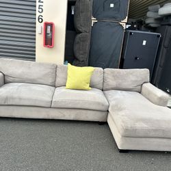 Sectional Couch 
