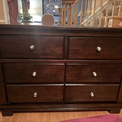 Beautiful 6 Drawer Double  Dresser 