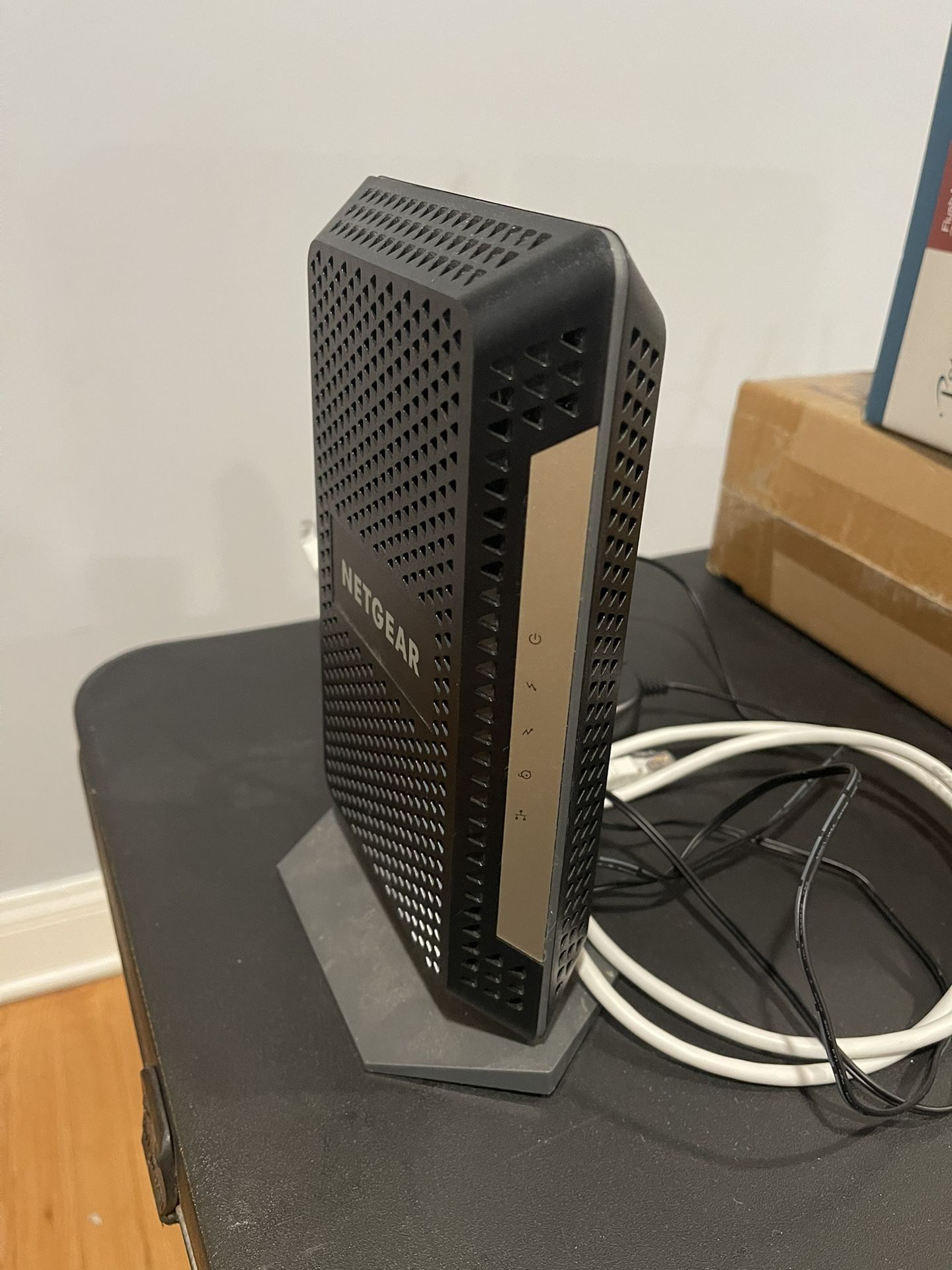 NETGEAR CM1000 Wired-Ethernet (RJ-45)