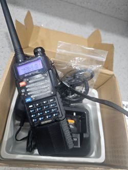 1 X  BAOFENG UV-5R+ Plus Two Way Radio  with Extended Battery