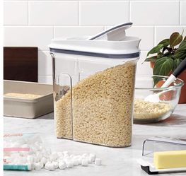 4.5qt/4.2 L OXO cereal dispenser 