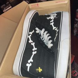 Snoopy Vans Size 10.5