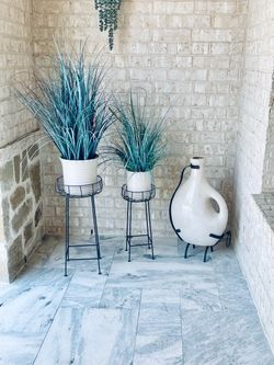 Patio/ backyard Cream Ceramic Jug Vase and artificial pated grass