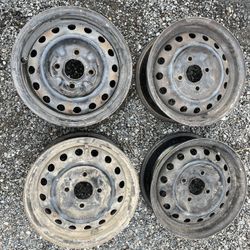 14” 2000 Nissan Sentra Steel Rims 