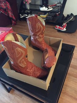 Donaldo Brown Boots And Belt. Boots Size: 9 Belt Size: 36