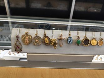 18k 14k10k pendant different prices and grams layaway available 10% Dwon if you interested please make sure you ask for Maribel thank you