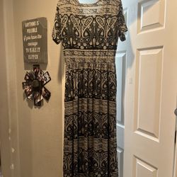 Woman’s Long Dress Size XL