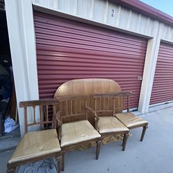Vintage Donning Room Table And Chairs 