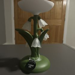 Snowdrop Candle Holder B&BW