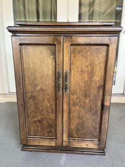 Kitchen Storage Cabinet with Lazy Susan