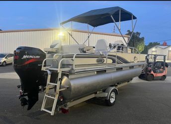 2000 Suncrusier 20’Trinidad 90 mercury 4 stroke