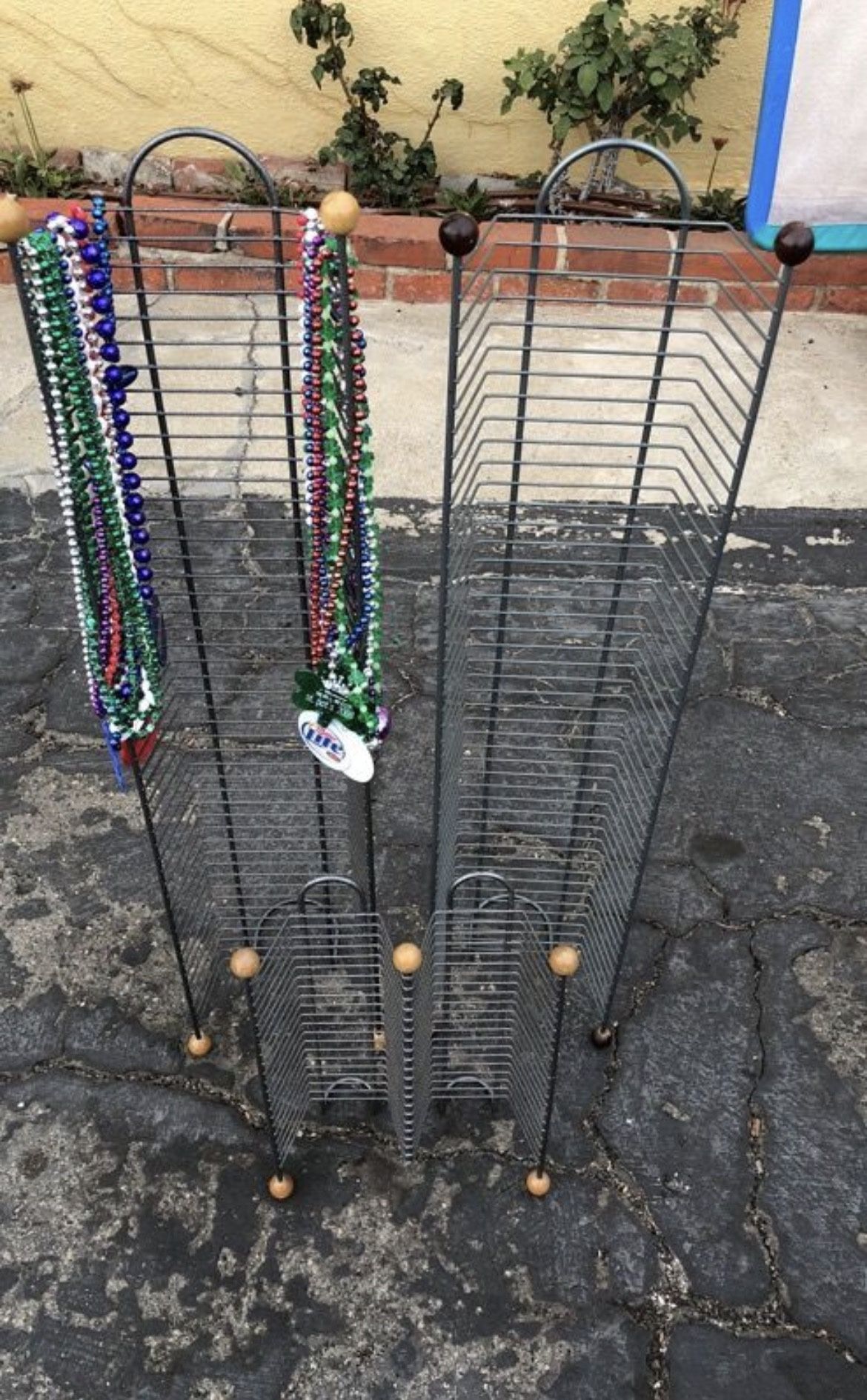 Metal DVD CD Media Rack Storage Tower Holds Dozens Discs