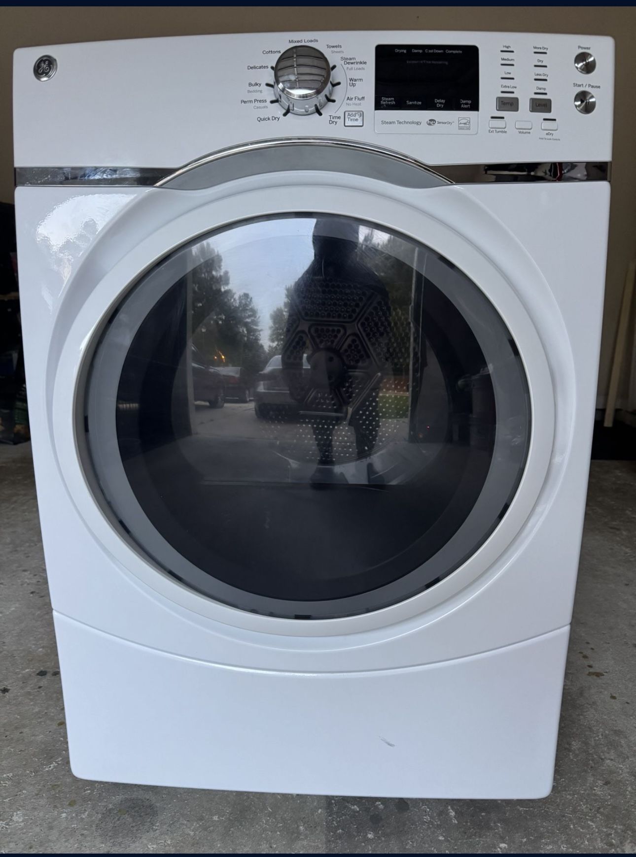 GE Front Load Electric Dryer with Steam