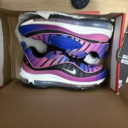 Nikes Women 7