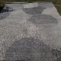 JC Penny Area Rug Grey Indoor outdoor new condition serious Pepole only please 🙏 ✨ JC Penney Area Rug – Grey (6x8 ft) ✨ 🛋️ Indoor/Outdoor use 🆕 Lik