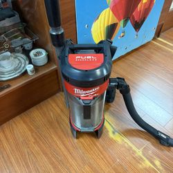 Milwaukee 1 Gal Backpack Vacuum 