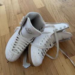 Jackson Classic 200 Womens/Girls Figure Ice Skates Girls Size 2 Medium width
