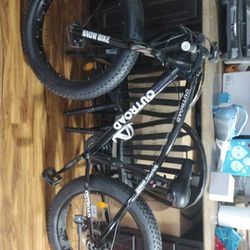 Outroad Fat Tire Mountain Bike with 26 inch Wheels, 21 Speed with High Carbon Steel Frame, Double Disc Brake and Front Suspension Anti-Slip Bikes