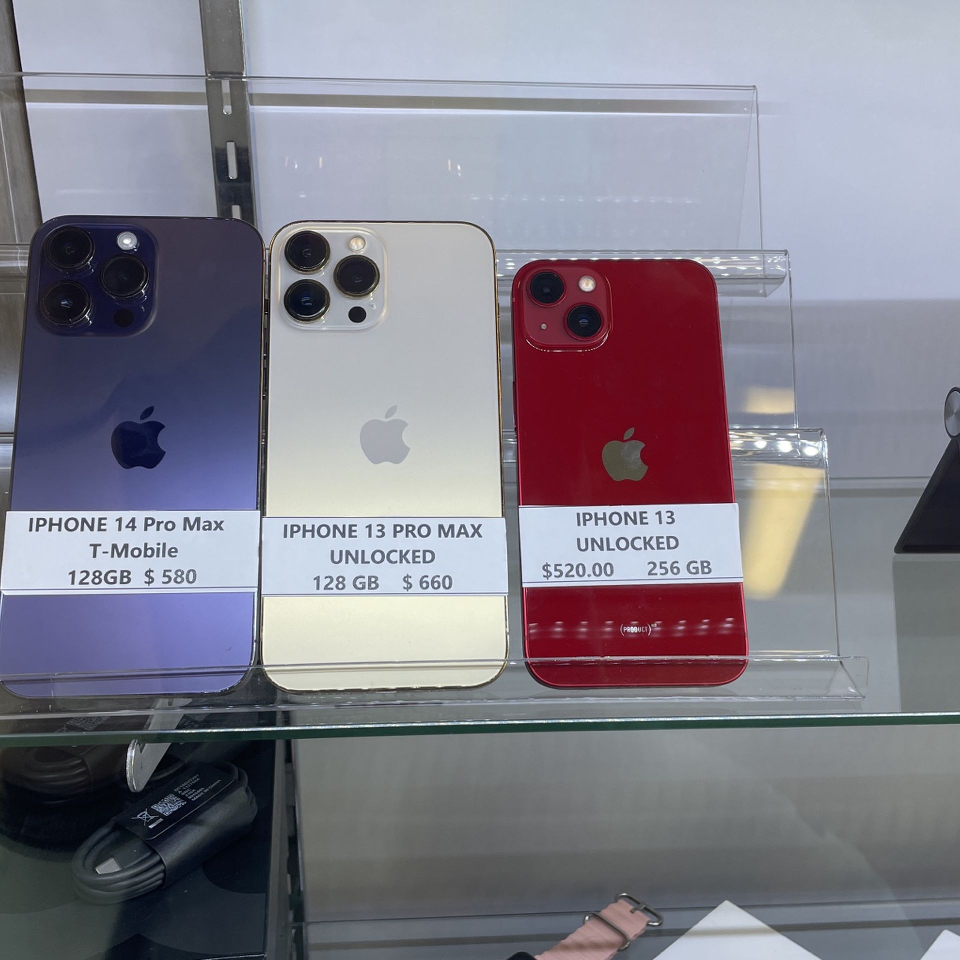 Apple & Samsung Devices 